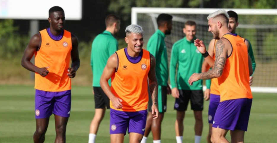 बार्सिलोना ने PSG की 'हिंसक' तिफो की UEFA से शिकायत की: 4-2 की हार के बाद सियर्स की रणनीति, और क्लासिको से पहले दबाव